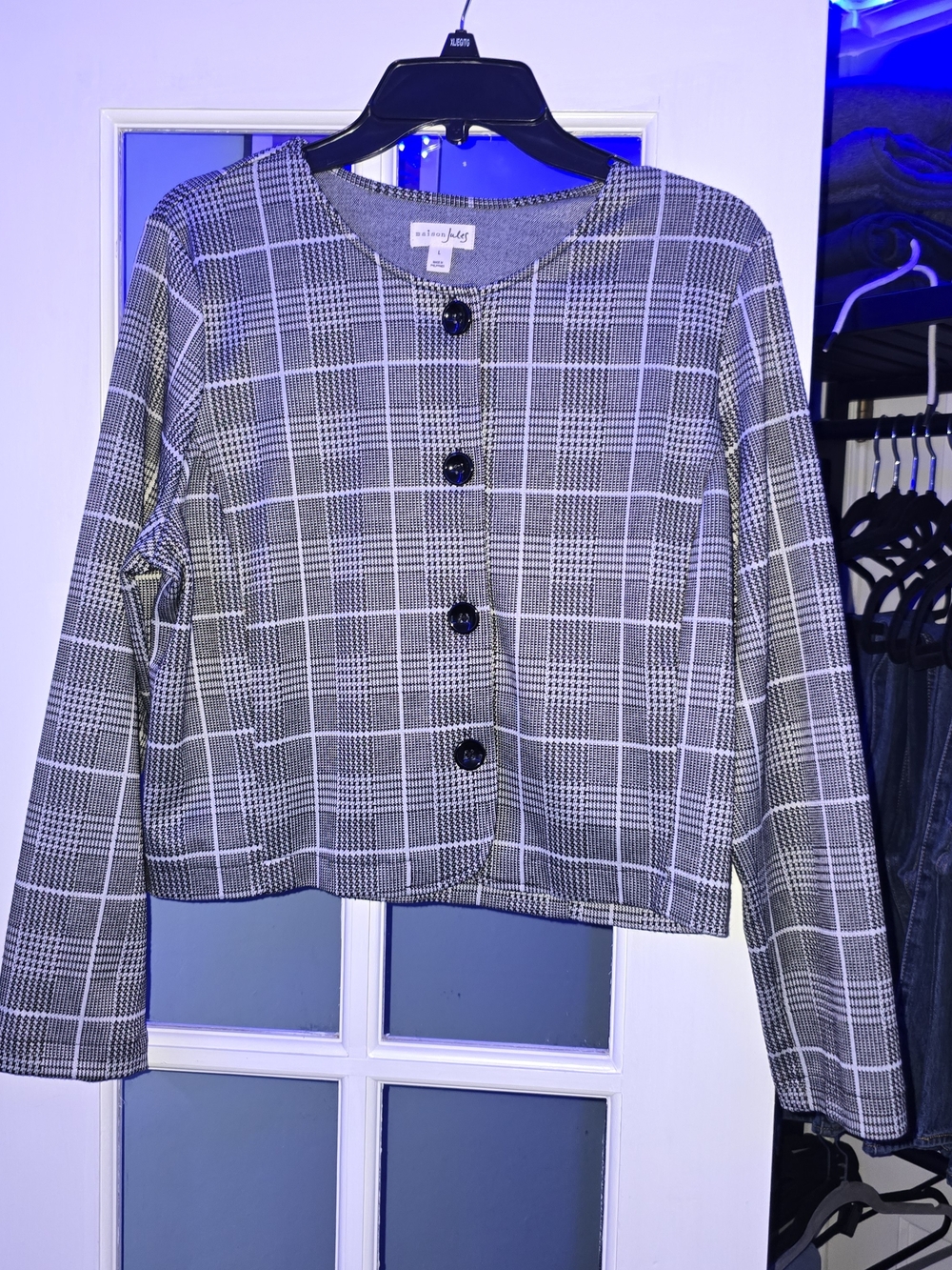 Black & White Plaid Cropped Light Jacket